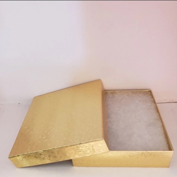 1955-69 Signed Crown TRIFARI Canadian Maple Leaf Pin-Rare! - Picture 7 of 8